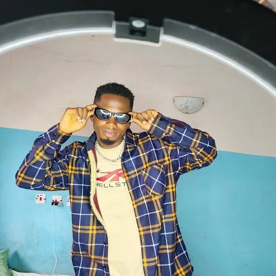 Abugbum John – Na God Go Help Me
